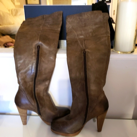 Jones BootMaker Distressed Carmel Over Knee Half Zipper Platform Boots Women EUC - Picture 2 of 16